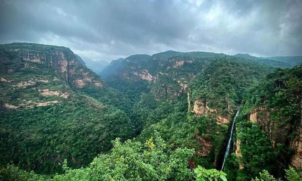 Places-to-visit-in-Pachmarhi-Hills-in-May
