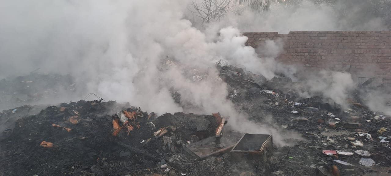 Fire broke out in Prayagraj #MahaKumbh at sectors 18-19