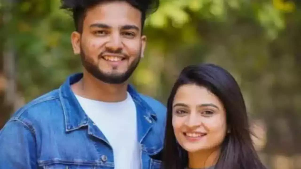 Bigg Boss 17 Contestants List Elvish yadav Ex girlfriend kirti Mehra