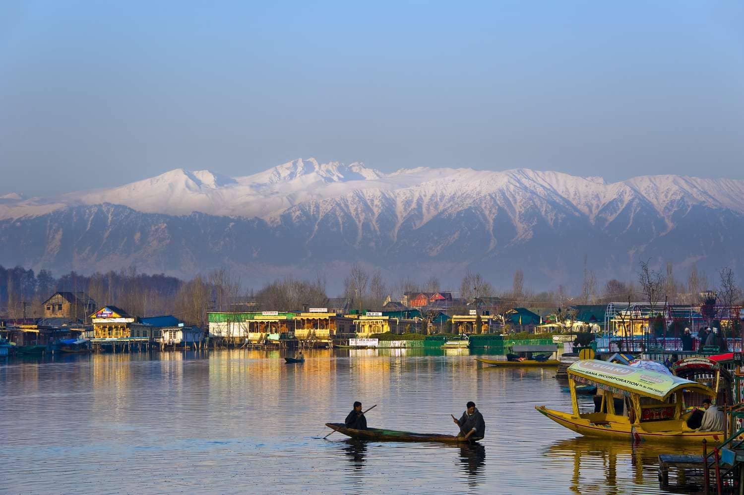 Places-to-visit-in-Srinagar-in-May