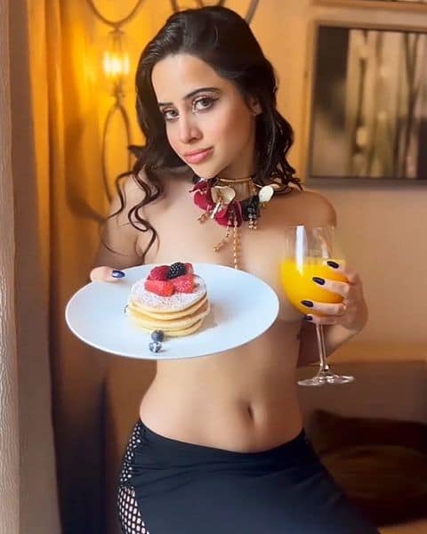 Urfi javed hot2