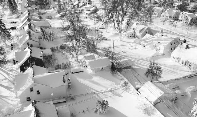 Bomb cyclone in America people dying on roadsty