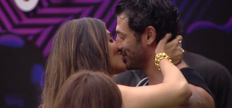 Bigg Boss OTT 2: Jad Hadid and Akanksha Puri kiss openly in Bigg Boss OTT 2
