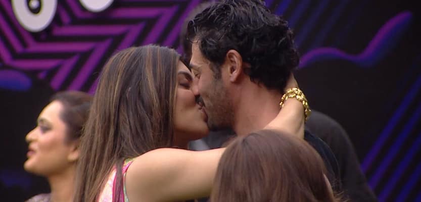 Bigg Boss OTT 2: Jad Hadid and Akanksha Puri kiss openly in Bigg Boss OTT 2