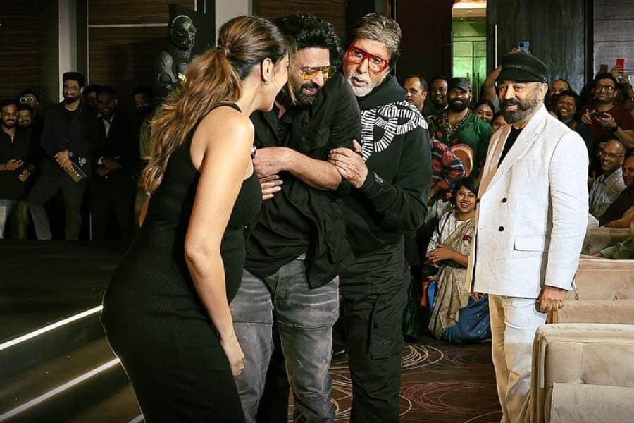 Deepika Padukone Flaunts Baby Bump